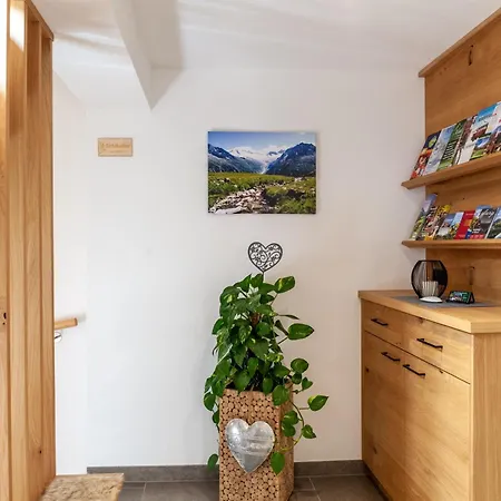 Haus Alpenheim 2 *